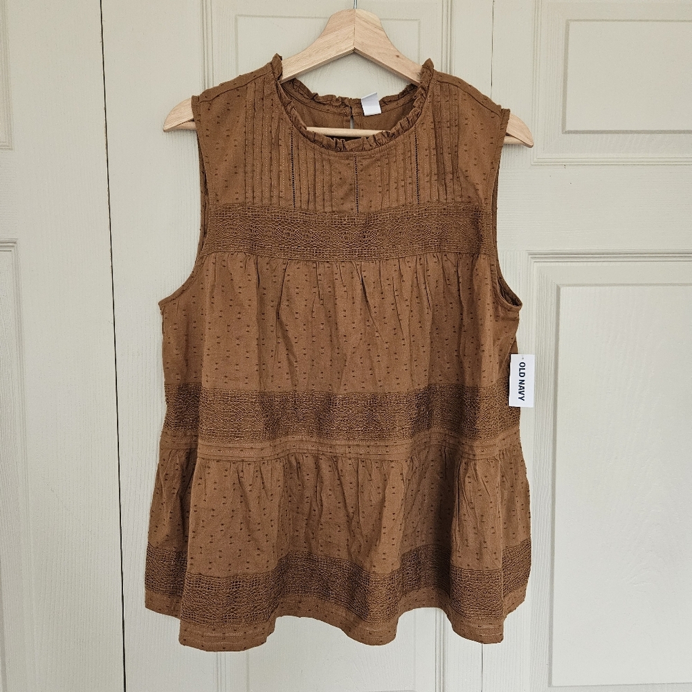 Rust-coloured top